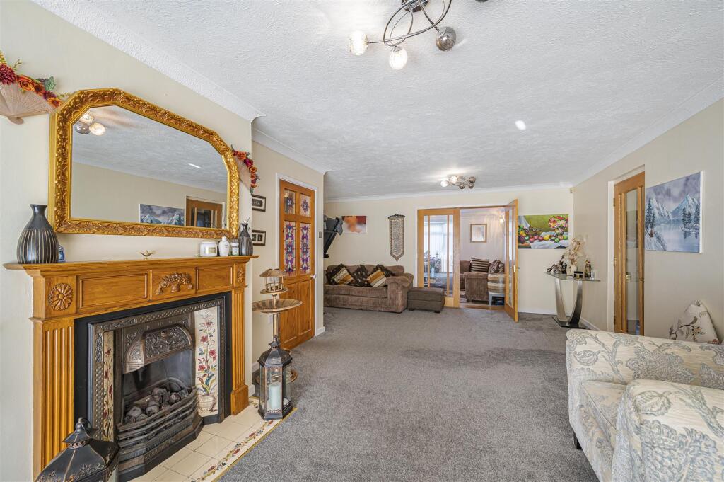 Glynn Road, Peacehaven photo 5