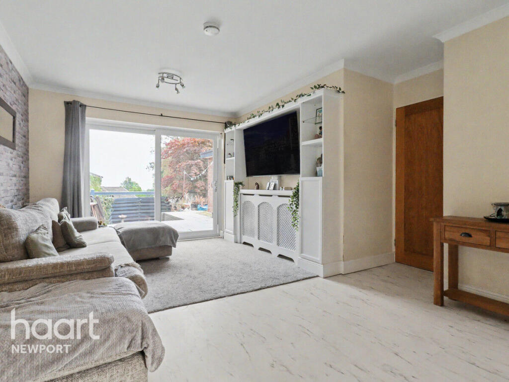 House in Newport, Fairwater - More