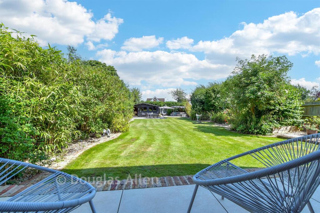 Bower Hill, Epping, Essex photo 4