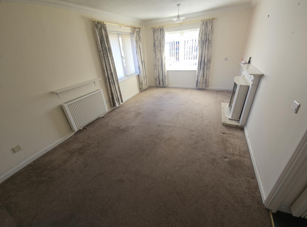 Apartment in Woodley, Wokingham - View 3