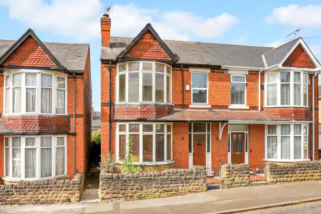 Main image of property: Barnston Road, Nottingham, NG2