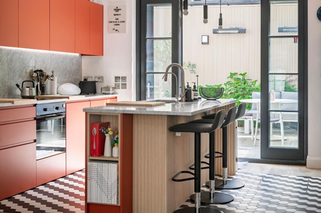 House in London - View 5