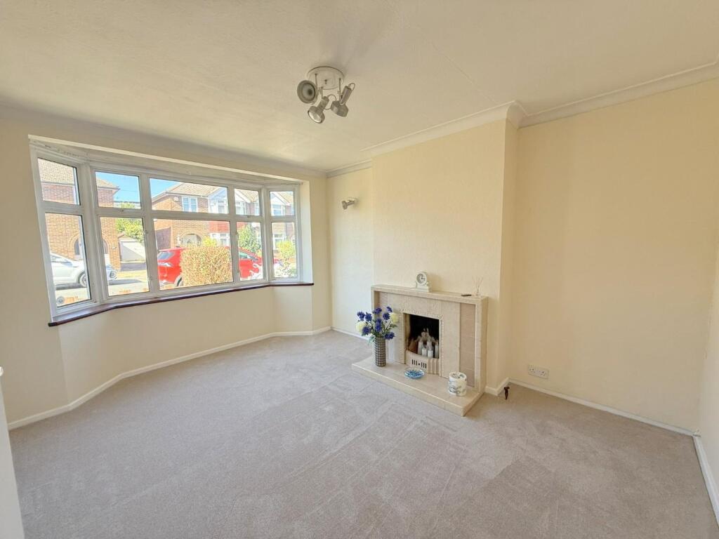 House in Spelthorne, Ashford - View 4