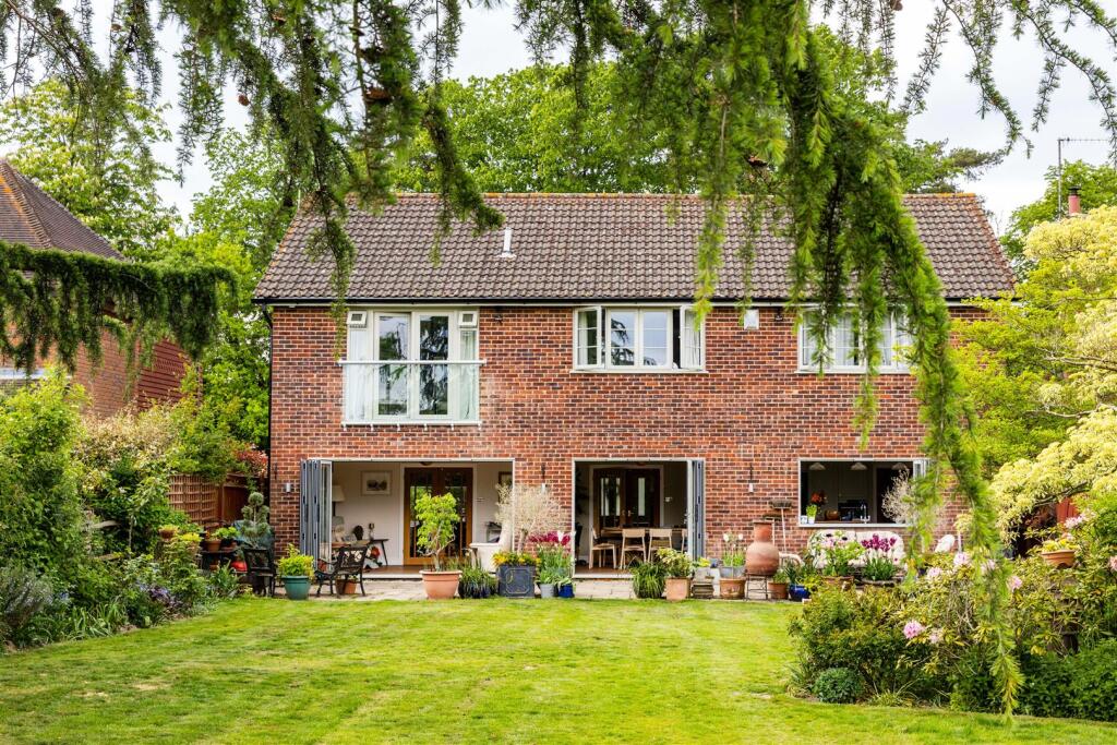 House in Redhill - View 5