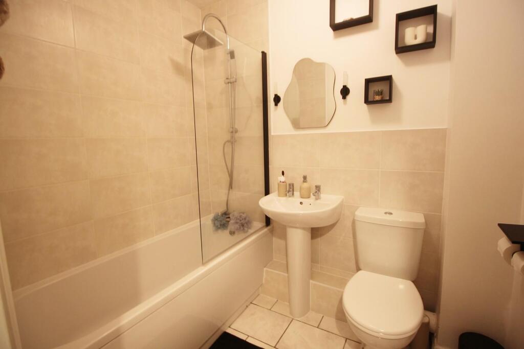 Apartment in Southampton - View 5