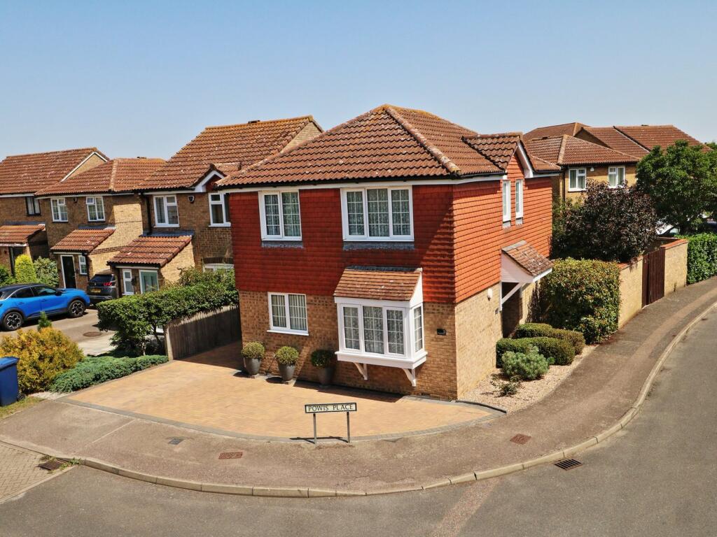 Main image of property: Criccieth Way, Eynesbury, St Neots, PE19