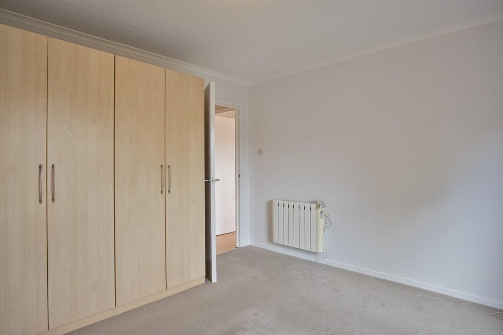Apartment in Kingston upon Thames - More