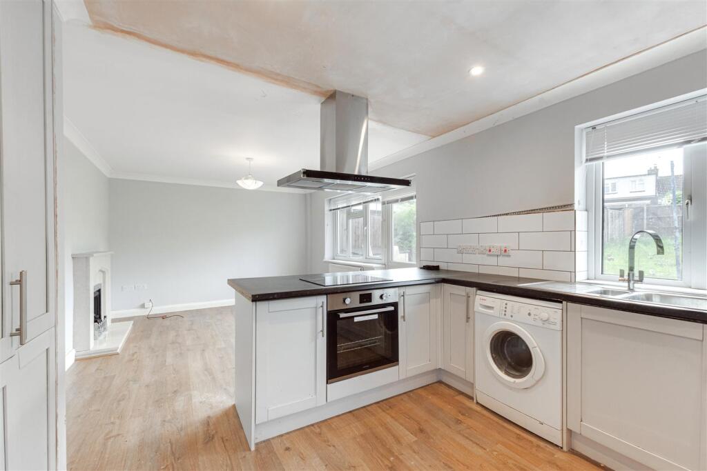 House in London, Tubbenden, Green Street Green - View 2