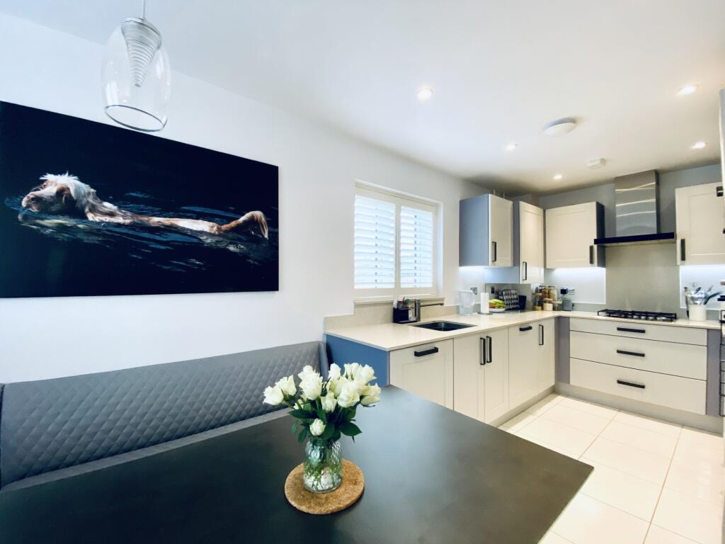 House in Hart, Hartley Wintney - View 3