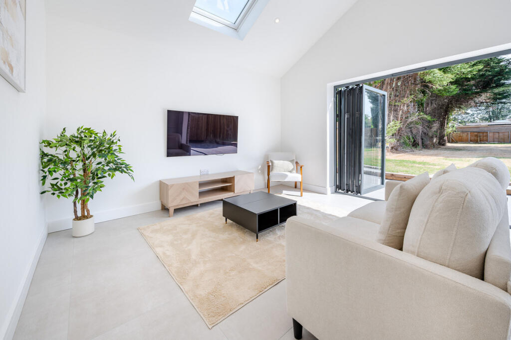 House in Rushmoor, Cove West Heath, The Crescent - More