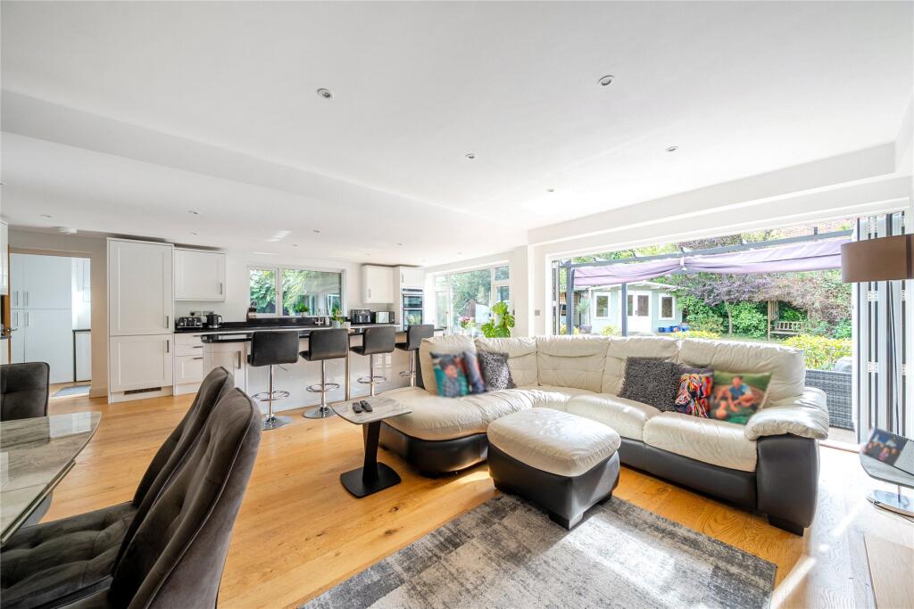 House in London - View 2
