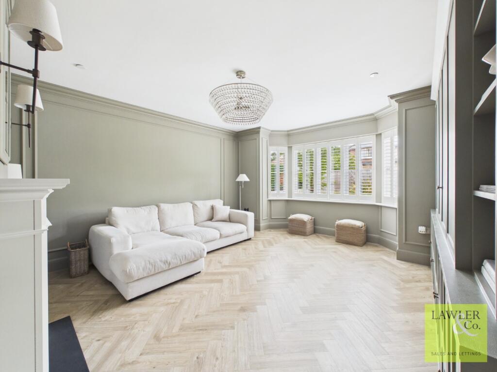Clifford Road, Poynton, Stockport, Cheshire, SK12 1JA photo 4