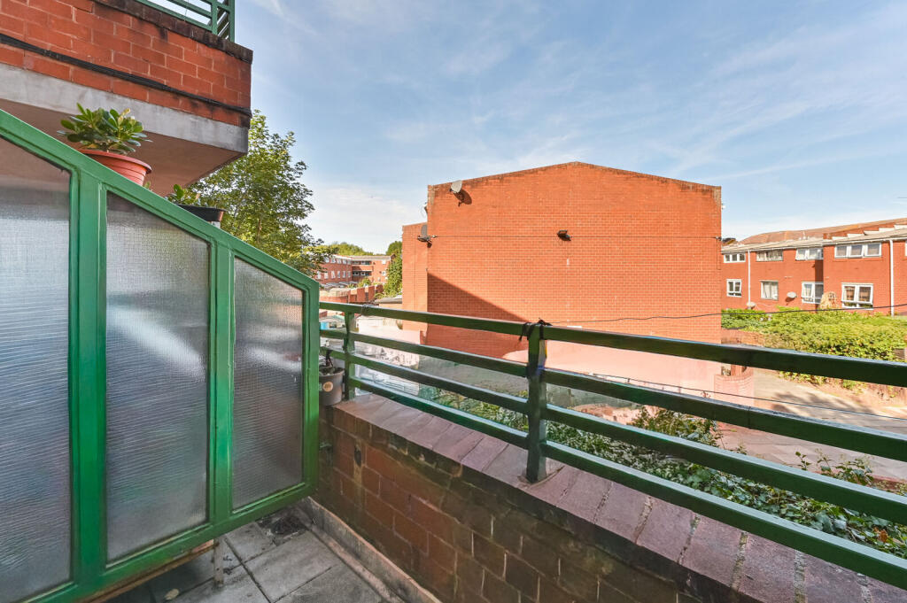 Apartment in London - View 5