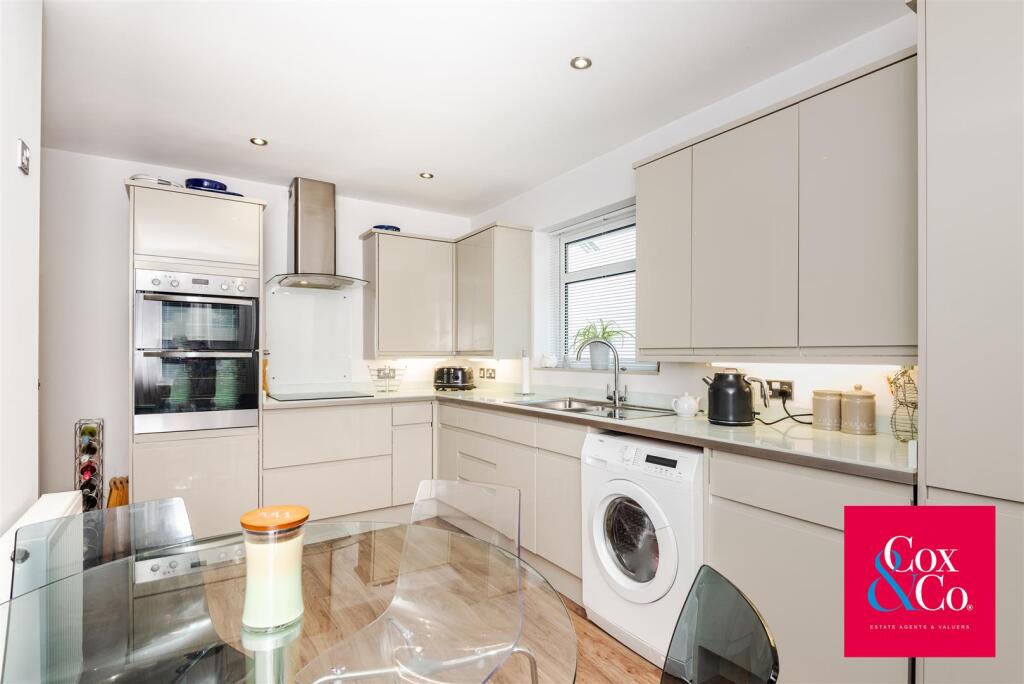 House in Brighton, Saltdean - View 2