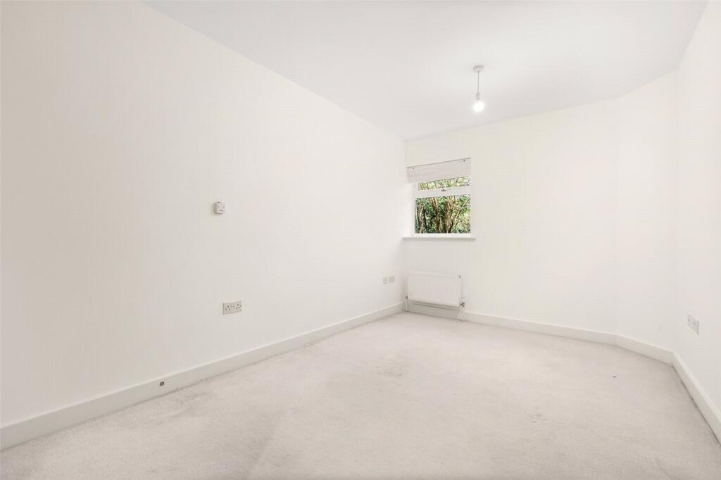 Reading Road, Wokingham, Berkshire, RG41 - More