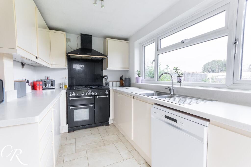 Hulbert Close, Swindon Village photo 3