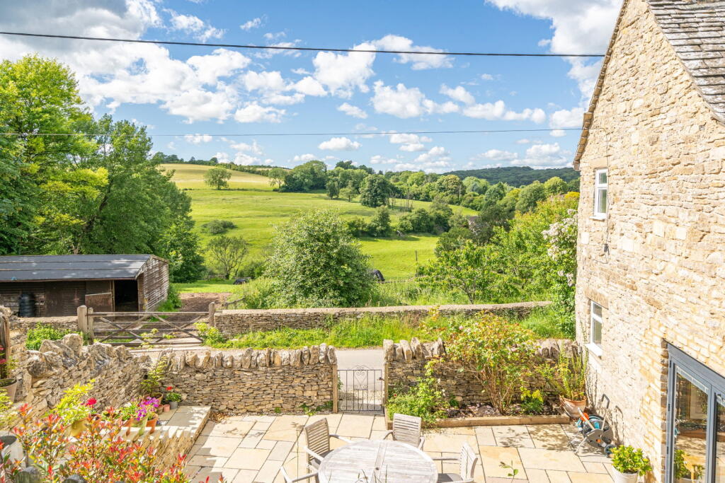 House in Gloucester - View 4