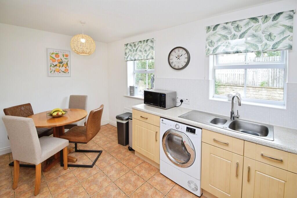 House in Bradford, Keighley - View 3