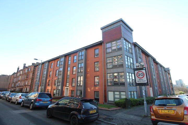Main image of property: 37 Crathie Drive 2/1 Thornwood