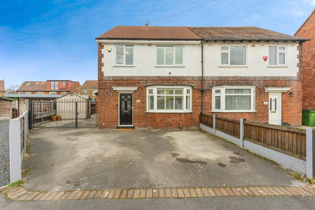 Main image of property: Oaktree Close, Stockport, Greater Manchester, SK2