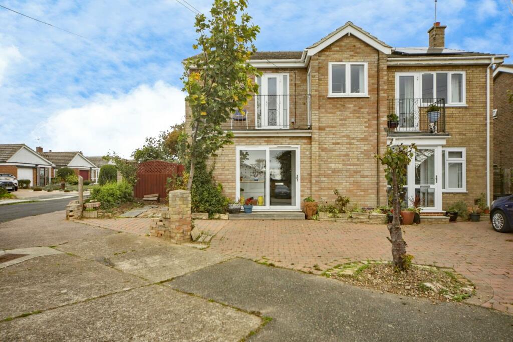 2-bed semi-detached on Western Avenue, Felixstowe, IP11, £260,000
