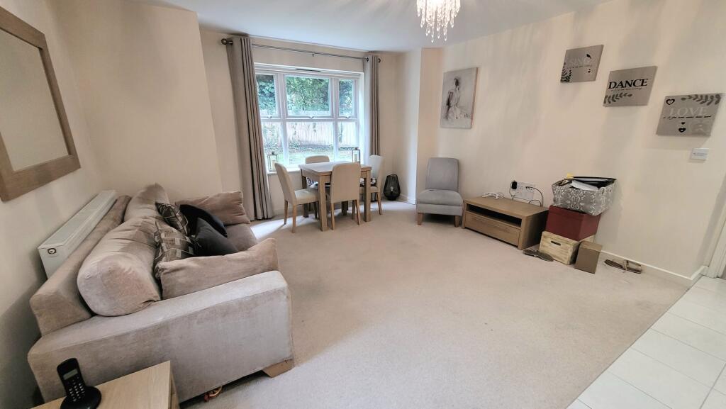 Apartment in Watford - View 3