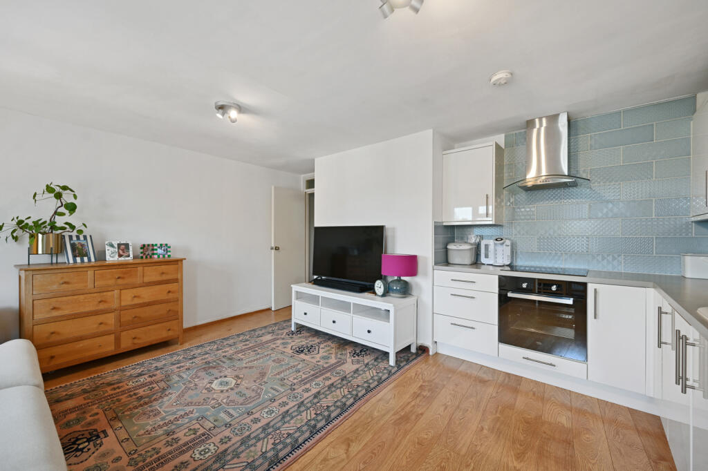 Apartment in Enfield - View 5