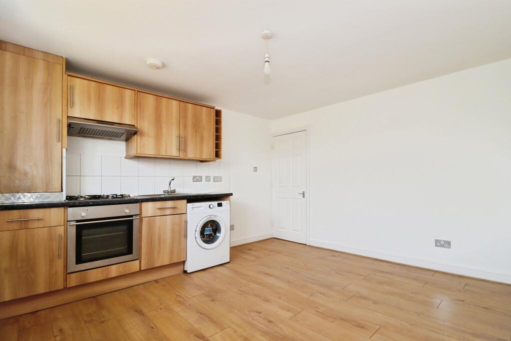 Staple Hill Road, Bristol, BS16 photo 4