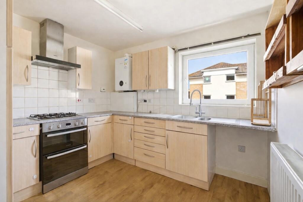 Apartment in St Albans, Fleetville - View 4