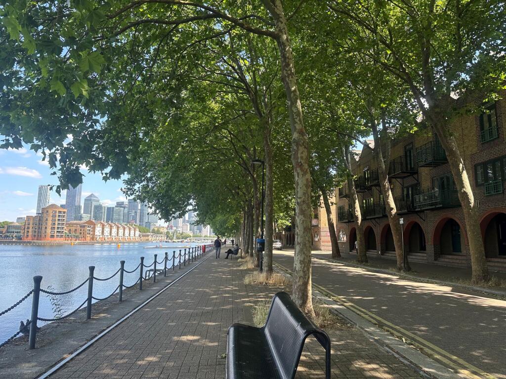 4-bed terraced on Greenland Quay, London, SE16, £775,000