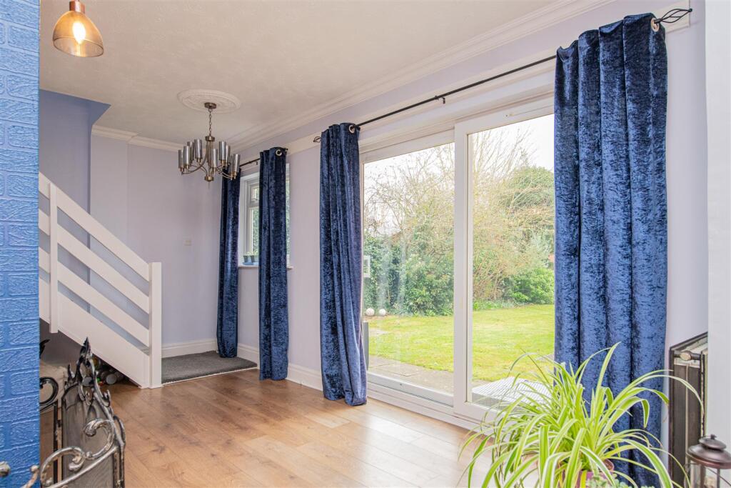 House in Kettering, Brambleside - More