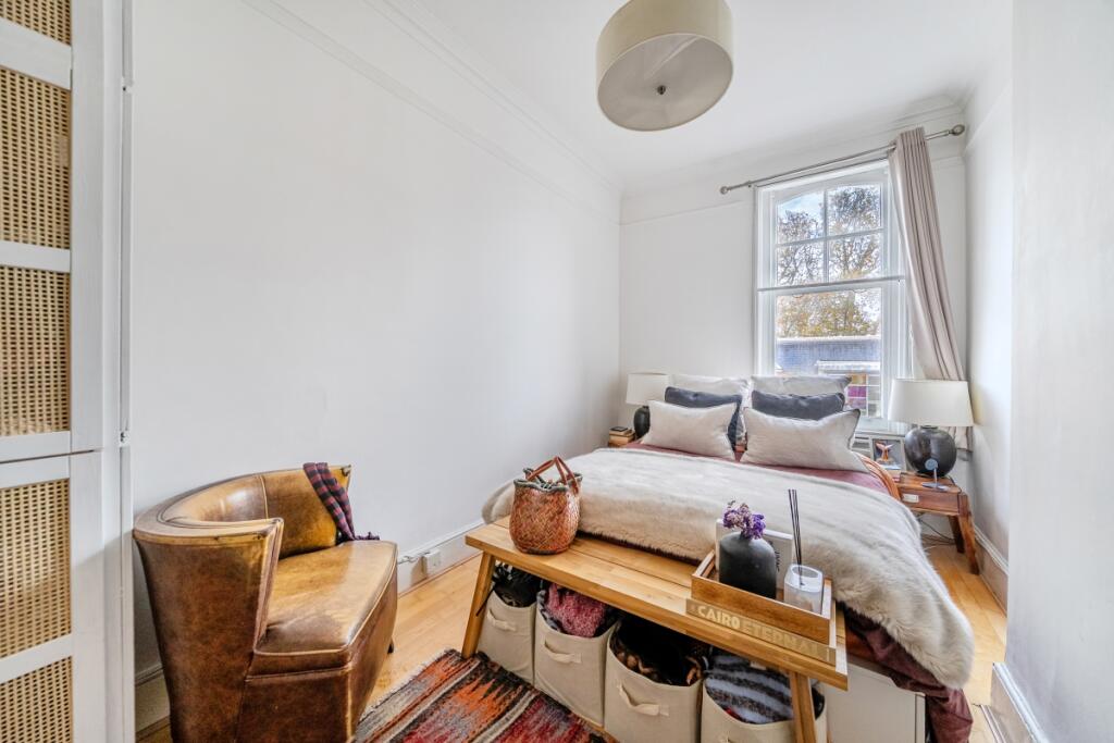 Apartment in London - View 5