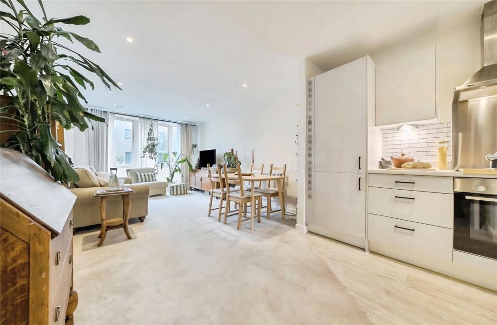 1-bed flat on Reaston Street, London, SE14, £350,000