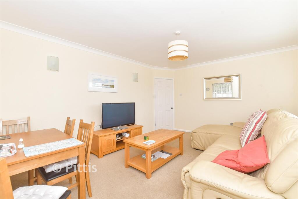 3-bed bungalow on Clarendon Close, Brading, Isle of Wight, £335,000