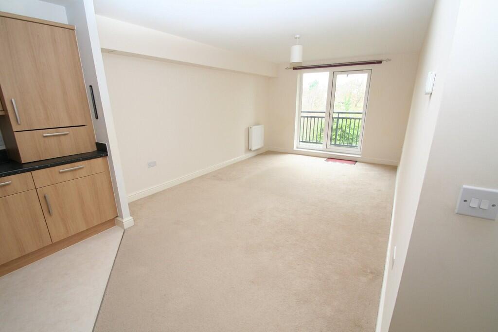 Apartment in Tonbridge - View 3