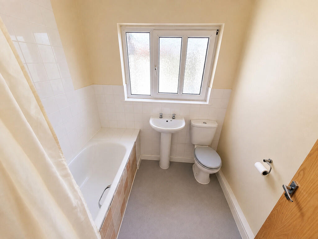 House in Gosport, Camdentown - View 4
