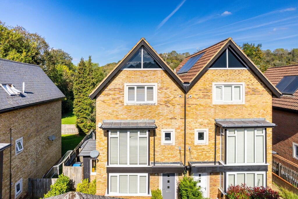 Main image of property: Roundburrow Close, Warlingham, CR6