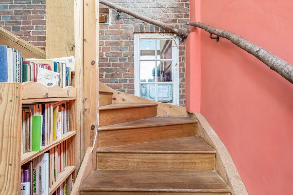 House in East Hampshire, Steep - More
