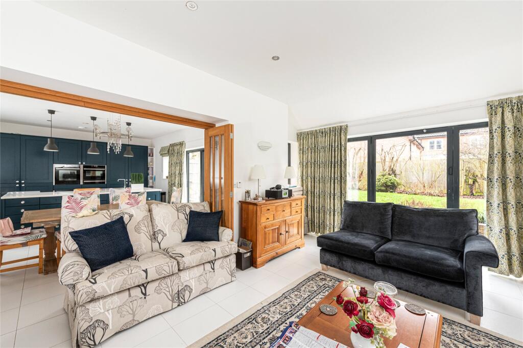 House in Milton Keynes, Monkston Park, Kents Hill, Monkston and Brinklow - View 2