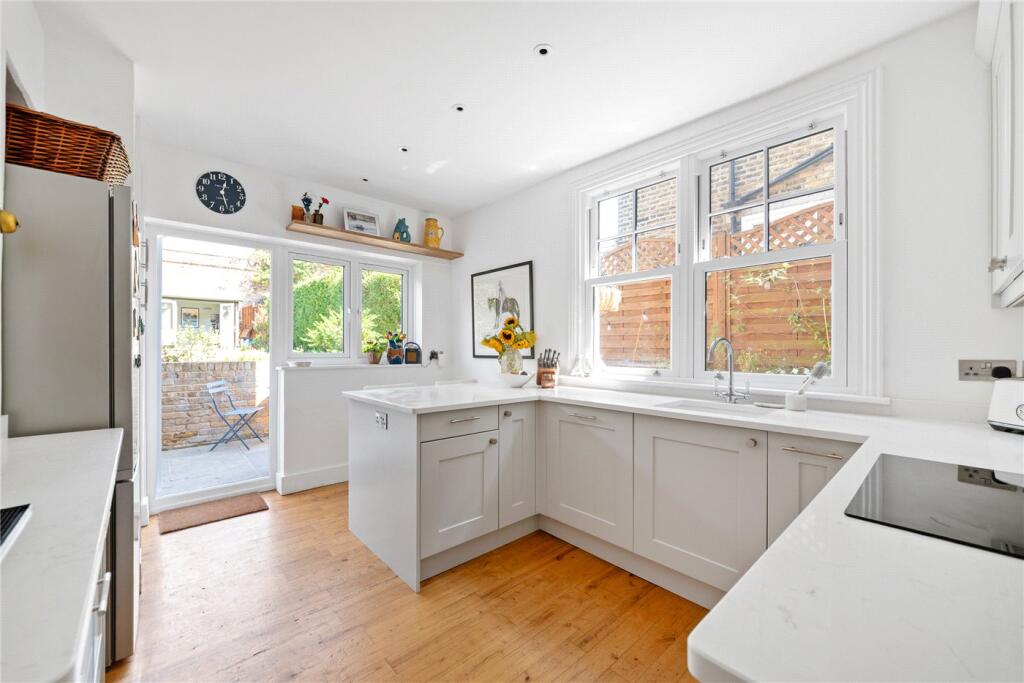House in London - View 5