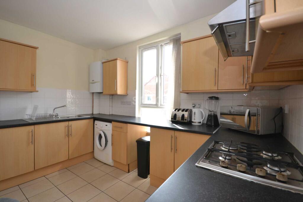 Main image of property: Wokingham Road, Earley, Reading, Berkshire, RG6 1LG