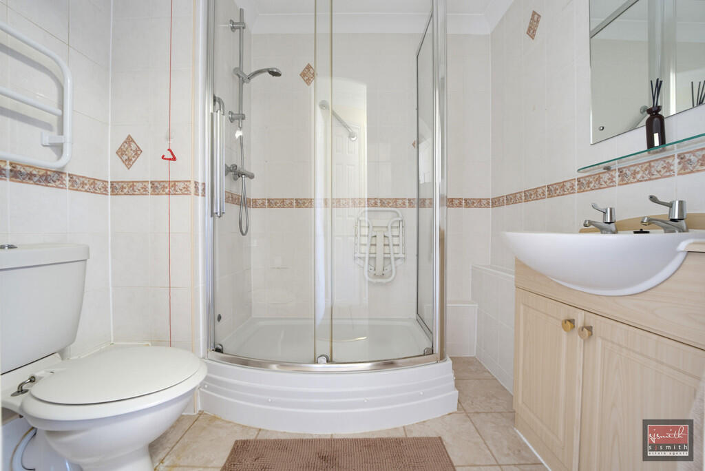 Apartment in Twickenham - View 5