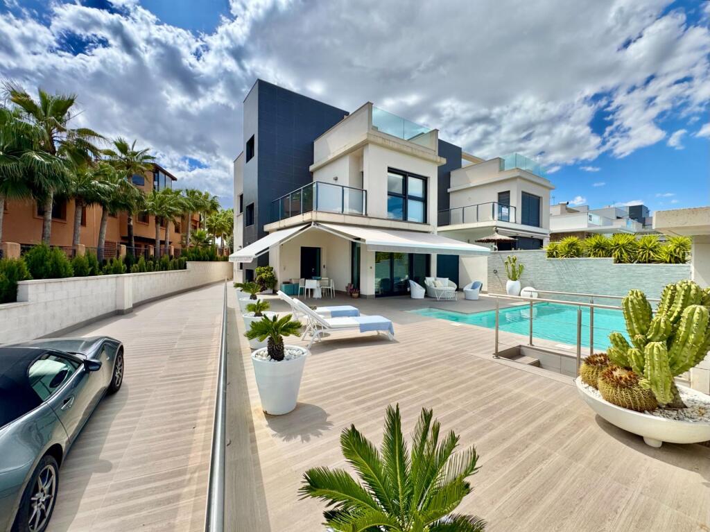 Main image of property: Valencia, Alicante, San Miguel de Salinas