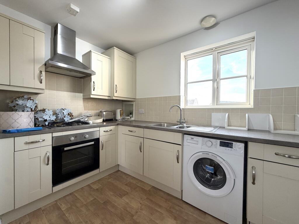 Apartment in Swindon, St. Andrews - View 5