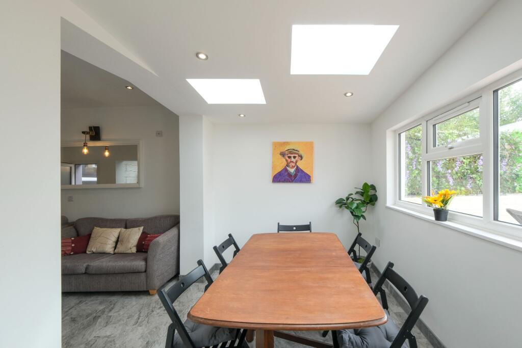 5 bedroom semi-detached house for rent