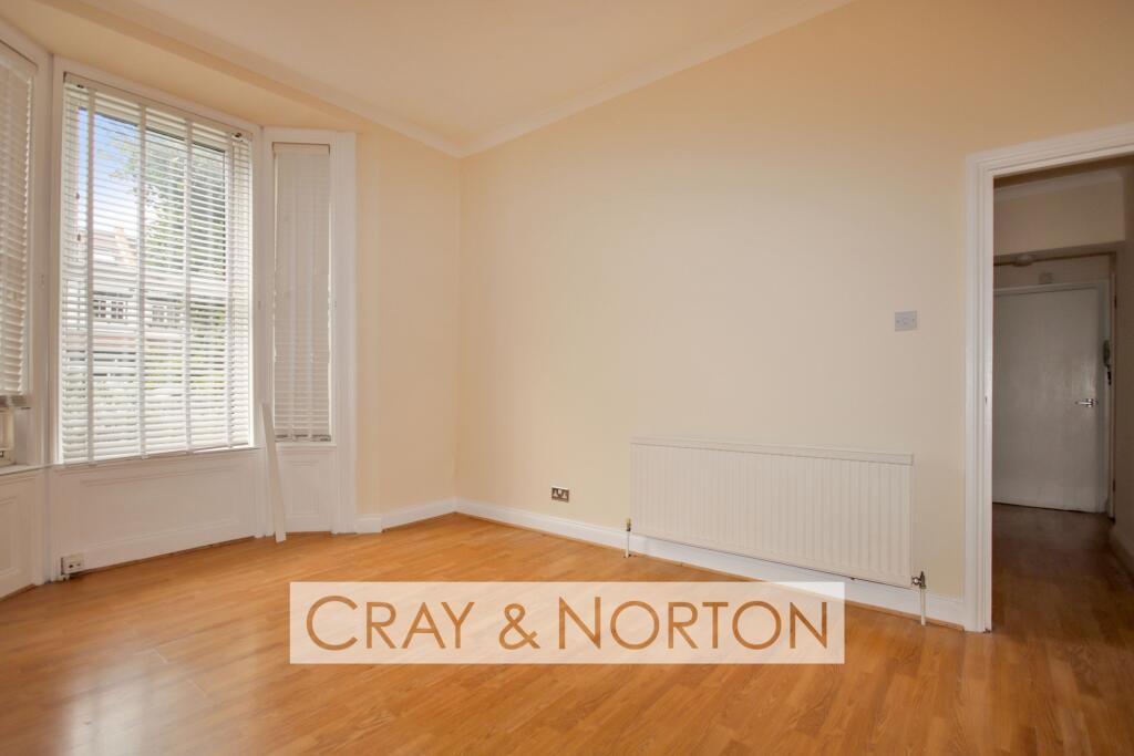 Apartment in Croydon - View 3