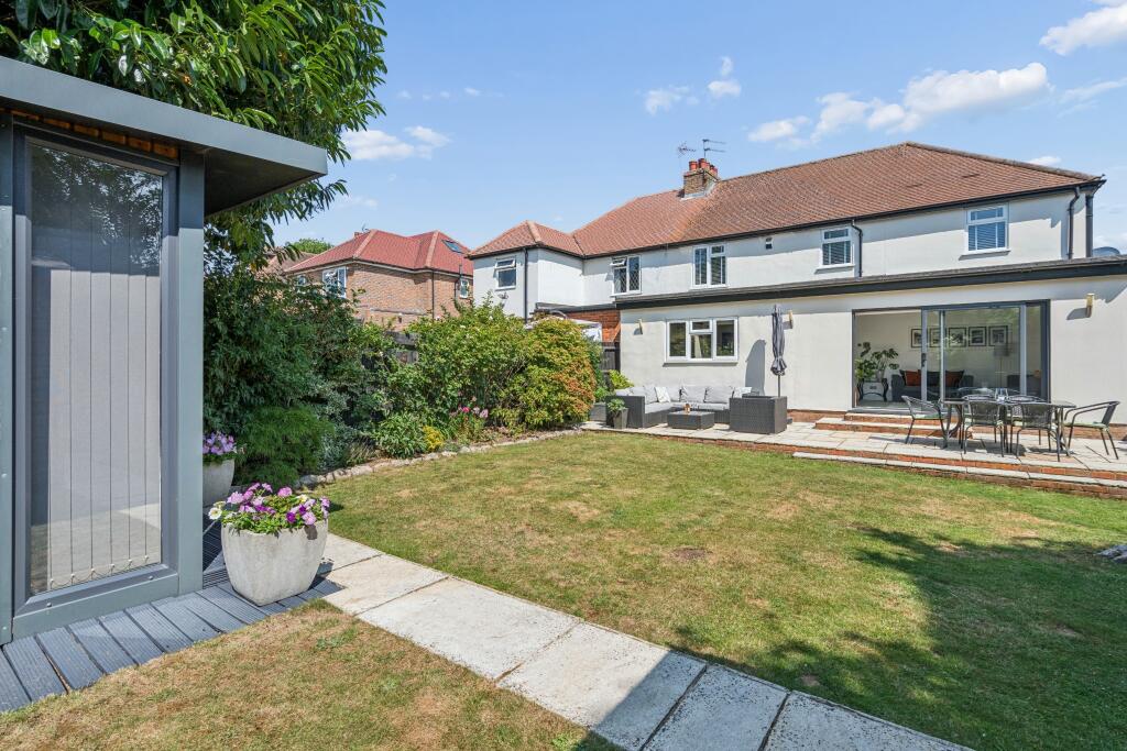 House in Hemel Hempstead, Amersham - View 3
