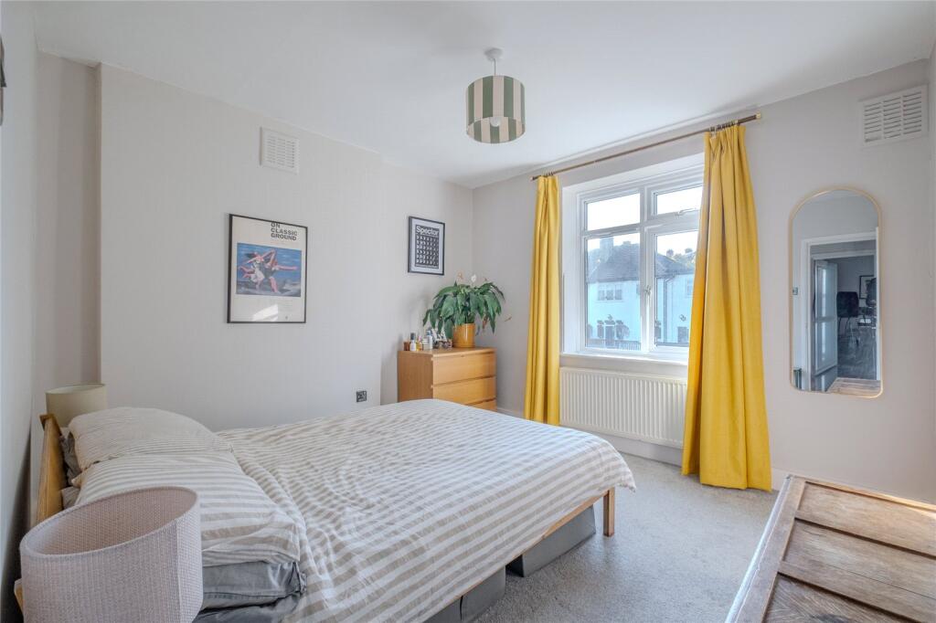 Knollys Road, London, SW16 photo 3