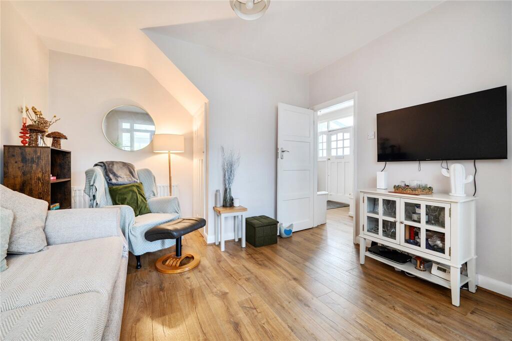 House in London, Oakleigh Park, Brunswick Park - View 3