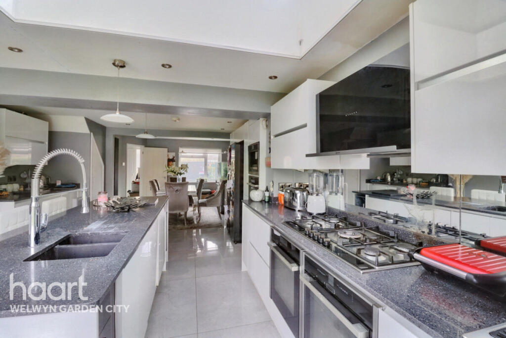 Additional image 12 of Ross Close, Hatfield